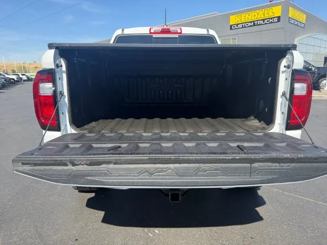 Used 2024 White GMC AT4 image 21