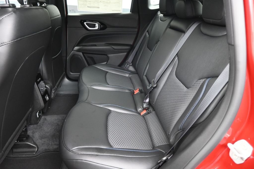 New 2026 Red Hot Pearlcoat Jeep Latitude image 26