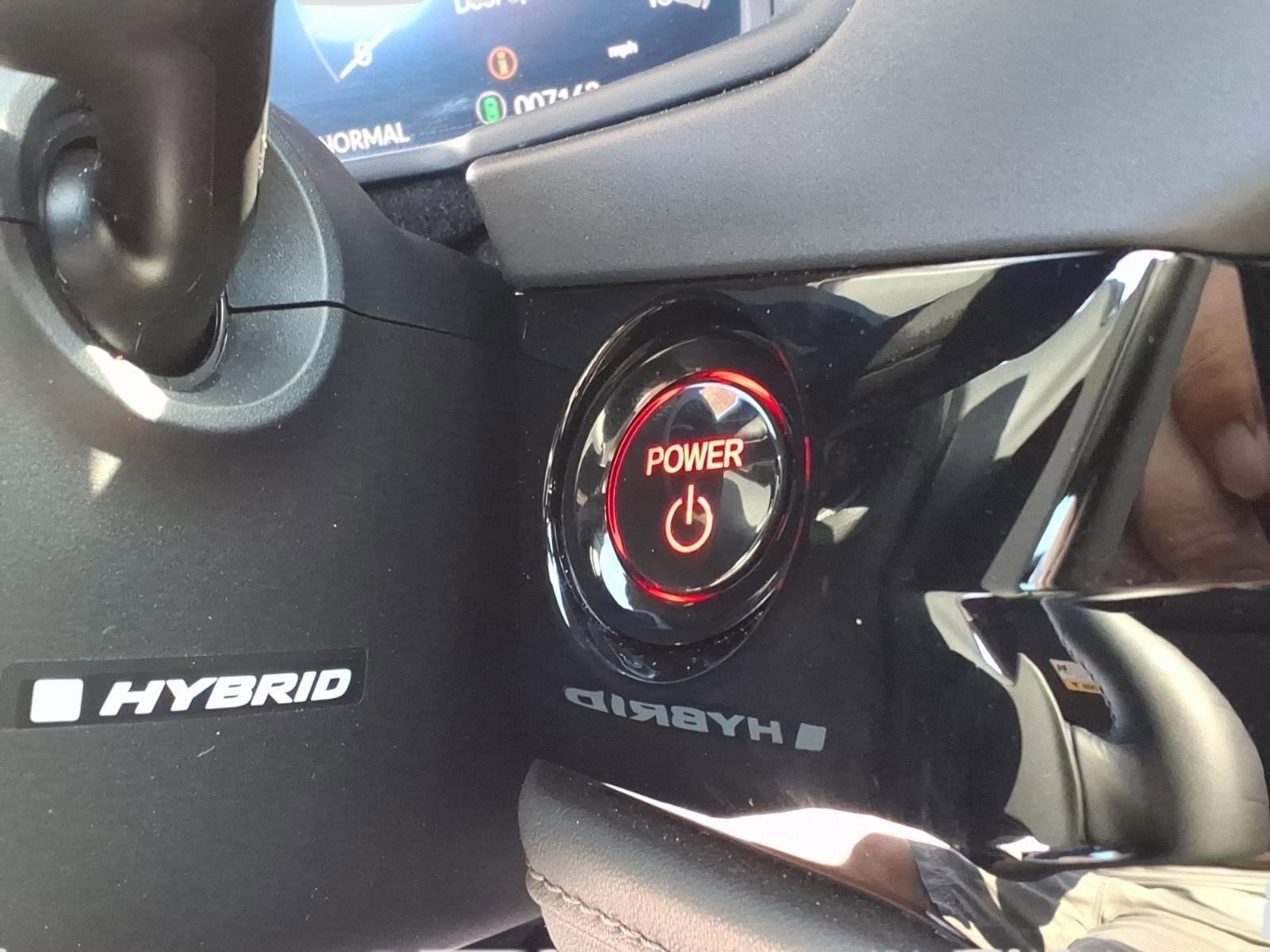 Used 2025  Honda Sport image 17