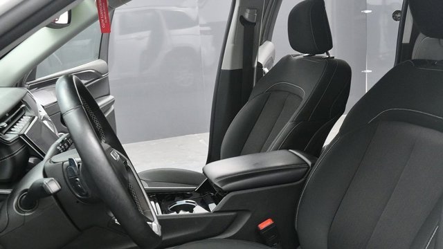 Used 2022 White Jeep Laredo image 25