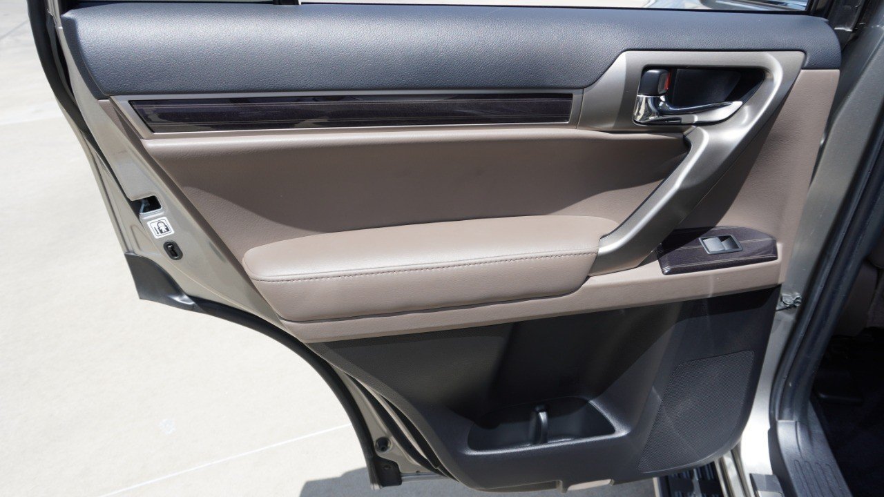 Certified Used 2021 ATOMIC SILVER Lexus GX 460 Premium image 36