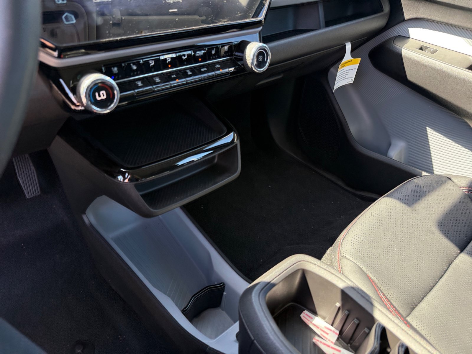 New 2027 Summit White Chevrolet RS image 13