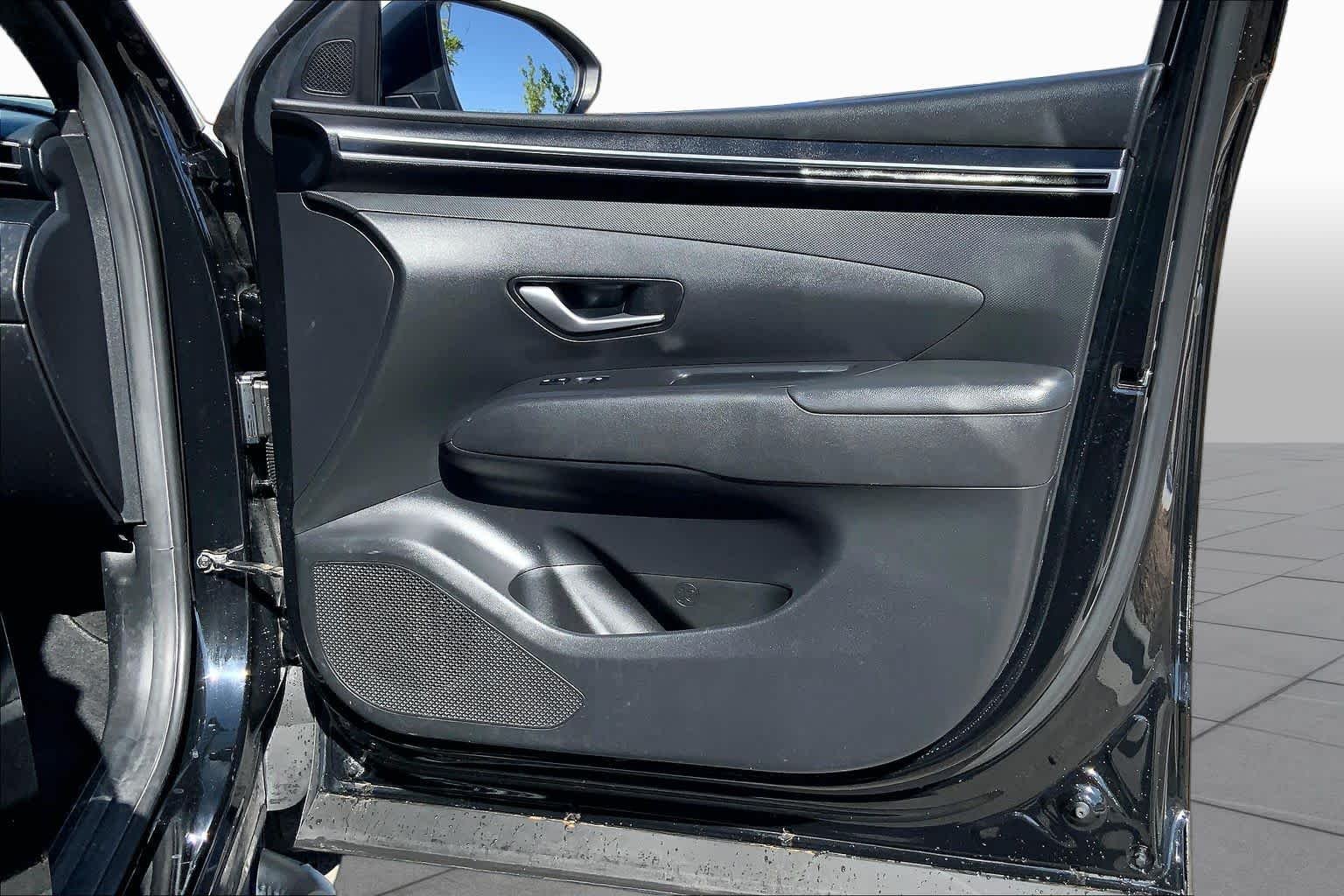 Used 2023 Phantom Black Hyundai SEL image 20
