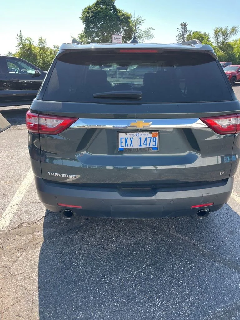 Used 2021 GRAPHITE METALLIC Chevrolet LT Cloth image 3