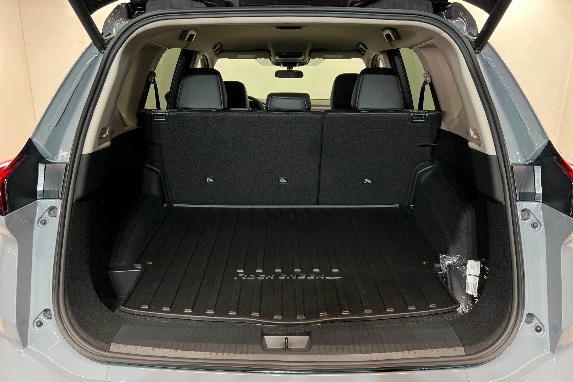 New 2026 Boulder Gray Pearl Nissan Rock Creek® image 23