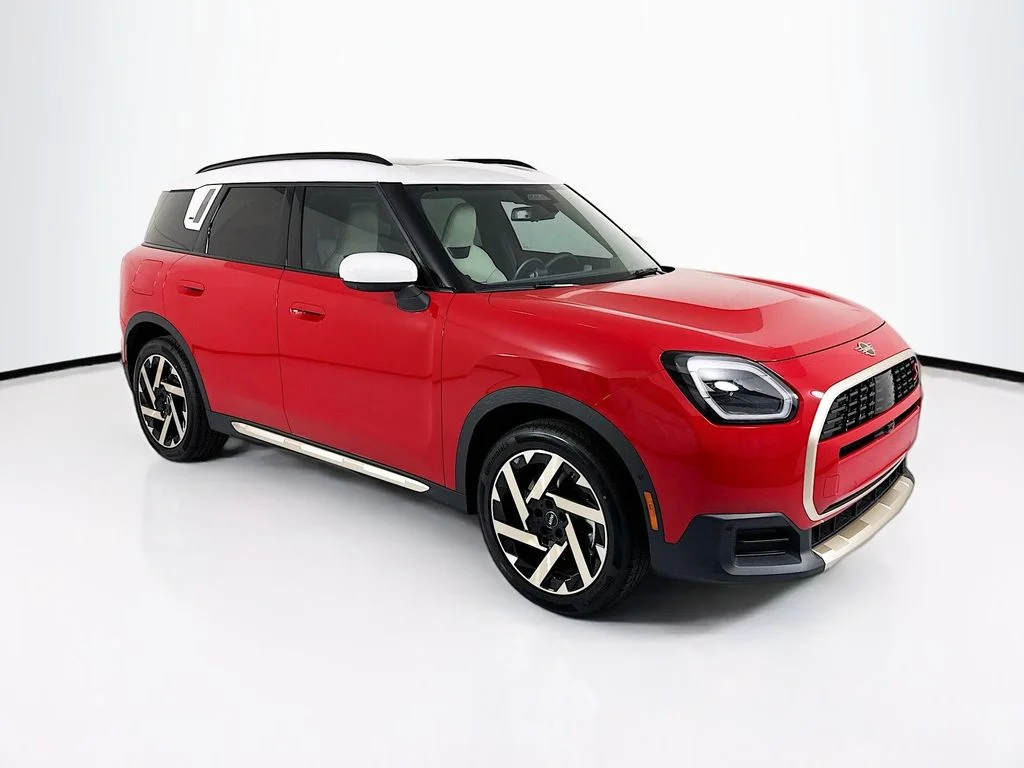 New 2027 Chili Red II MINI Iconic image 3