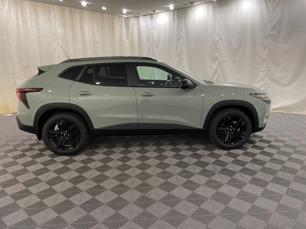 New 2026 Cacti Green Chevrolet ACTIV image 4