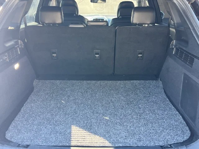 Used 2017 Silver Lincoln Reserve image 6
