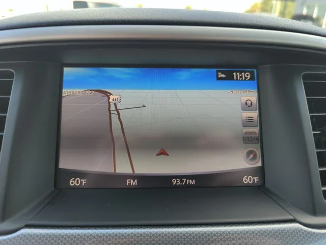 Used 2019 Brown Nissan SL image 38