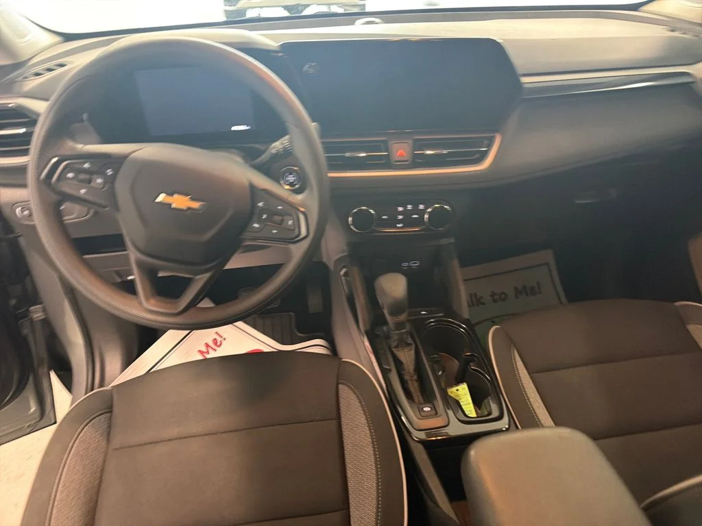 Used 2025 Gray Chevrolet LS image 16
