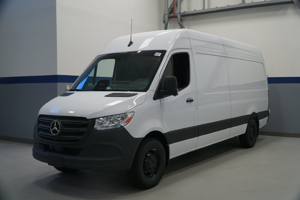 New 2026 Arctic White Mercedes-Benz Cargo 170 WB image 22