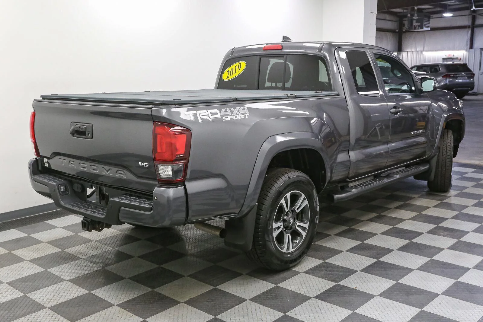 Used 2019 Magnetic Gray Metallic Toyota SR5 image 9