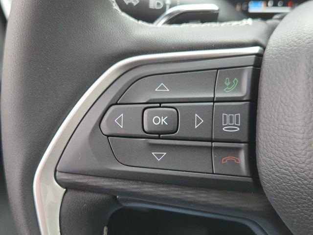 New 2026 Bright White Clear-Coat Exterior Paint Jeep Laredo image 17