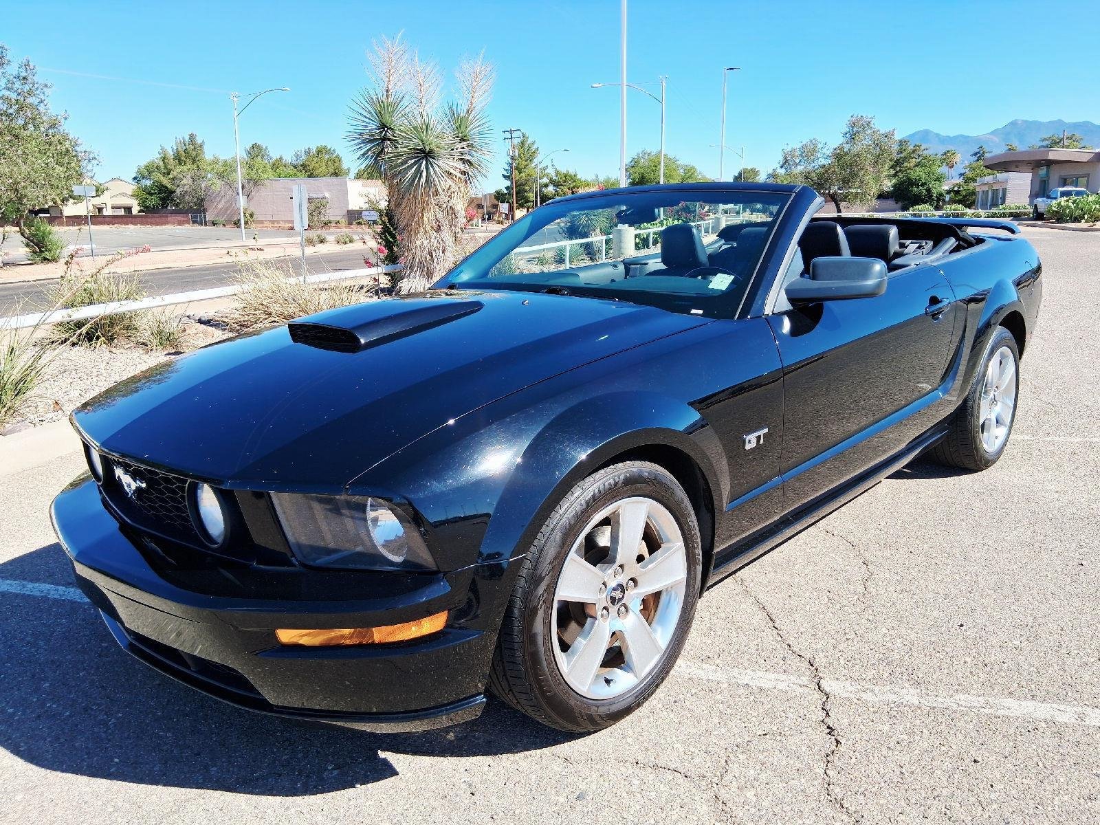 Used 2007  Ford GT Deluxe image 1