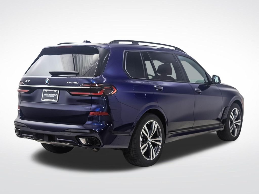 Used 2027 Blue BMW xDrive40i image 5