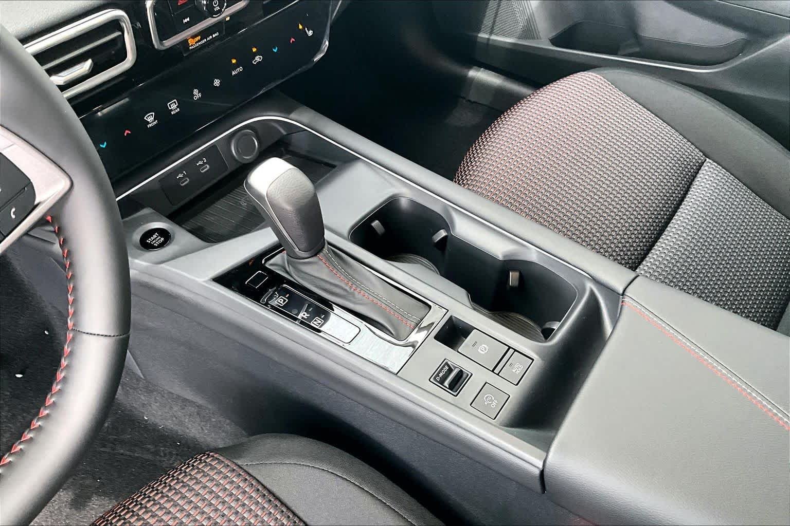 New 2026 Aspen White TriCoat / Super Black Two-tone Nissan SR image 11
