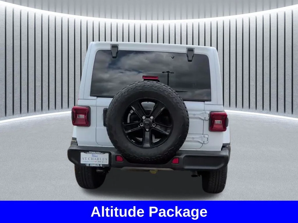 Used 2023 White Jeep Altitude image 8