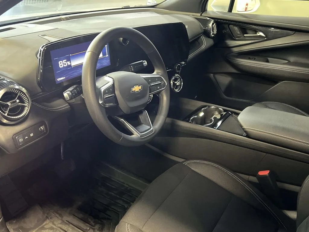 New 2026 Summit White Chevrolet LT image 26