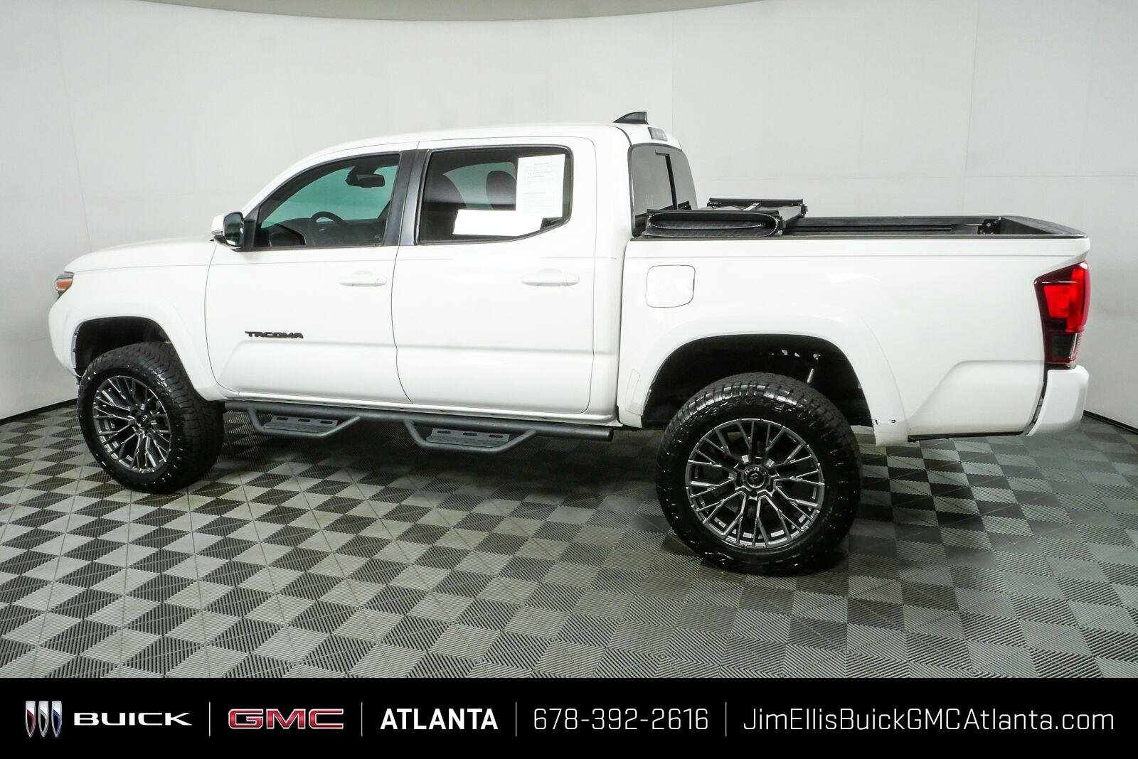Used 2022 White Toyota SR5 V6 image 28