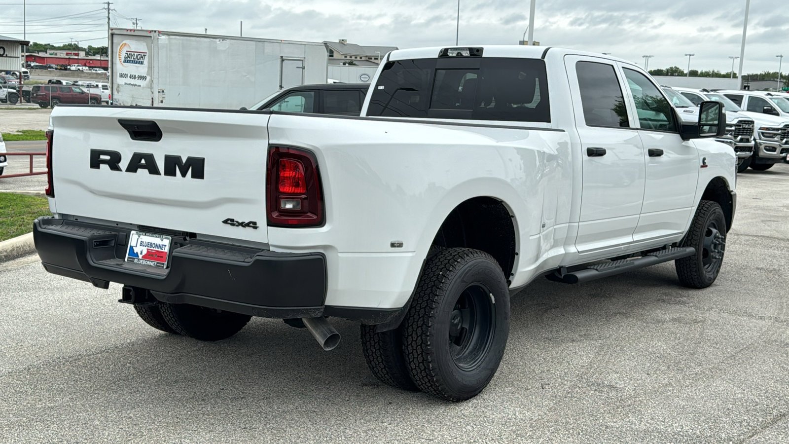 New 2026 Bright White Clear-Coat Exterior Paint RAM Tradesman image 5