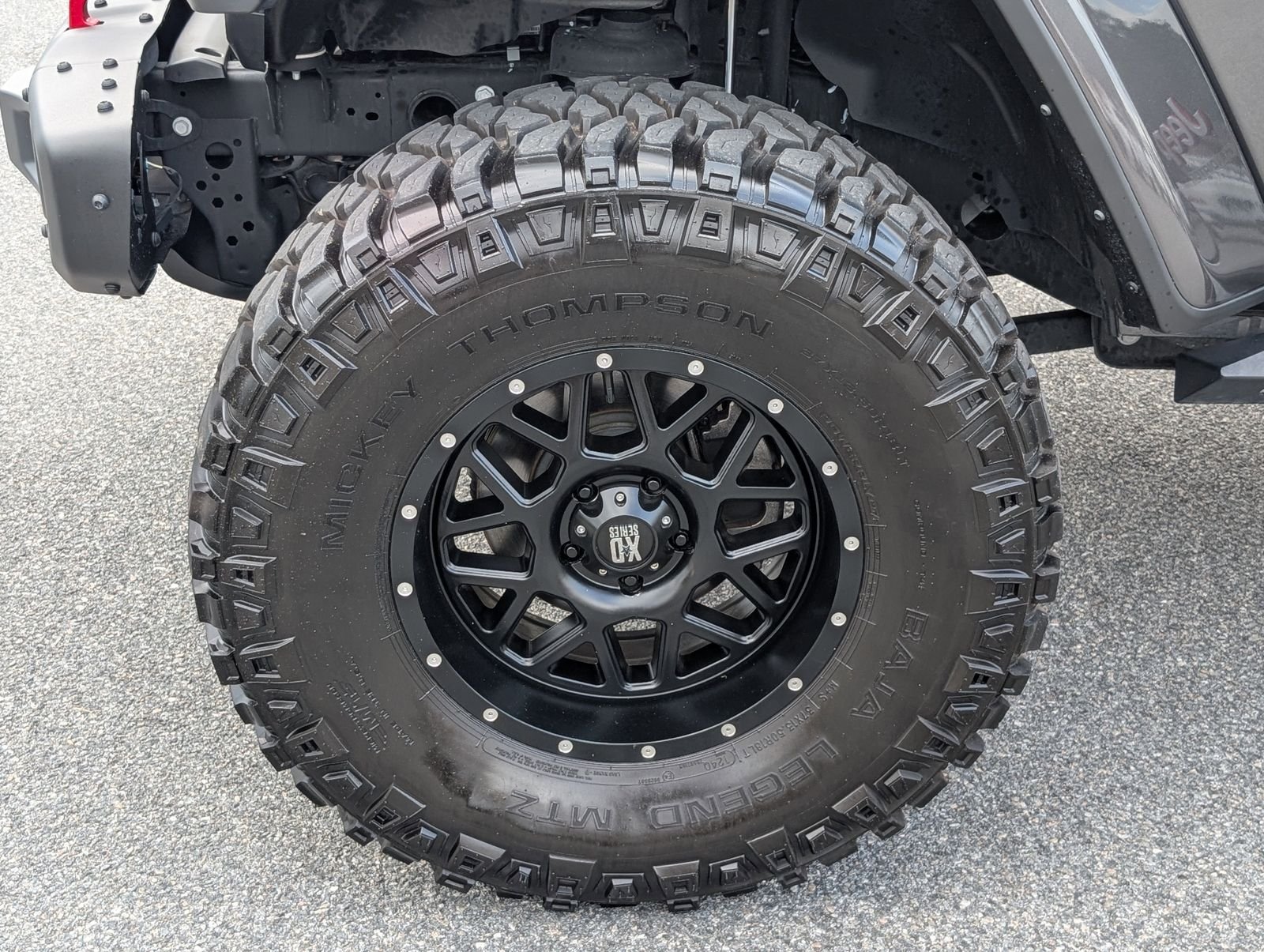 Used 2024 Crystal Metallic Jeep Rubicon image 13