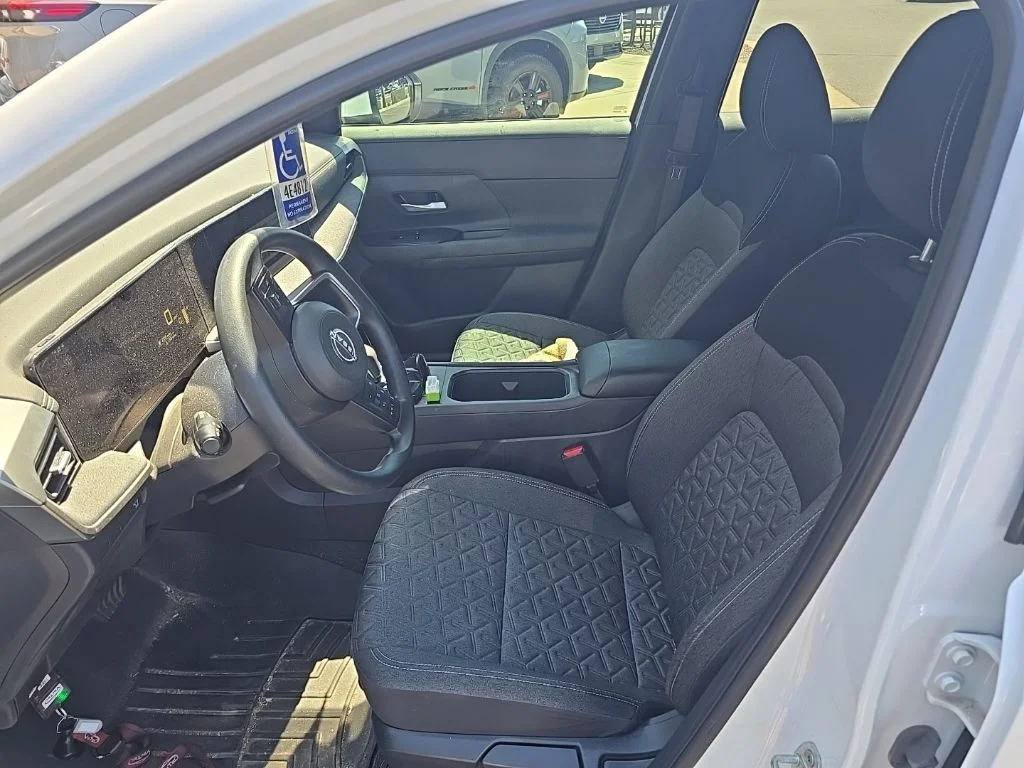 Used 2025 White Nissan SV image 4