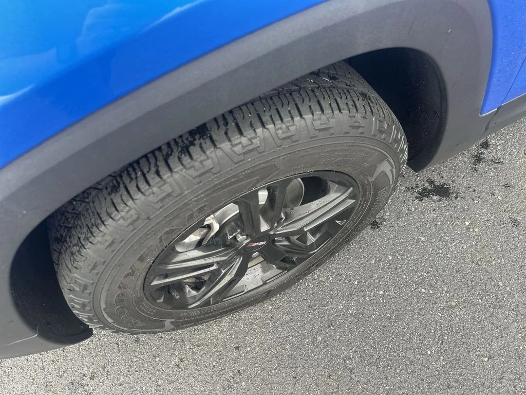 Used 2024 Blue GMC AT4 image 16