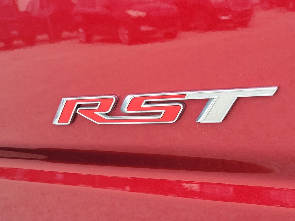 Used 2019 CAJUN RED TINTCOAT Chevrolet RST image 7