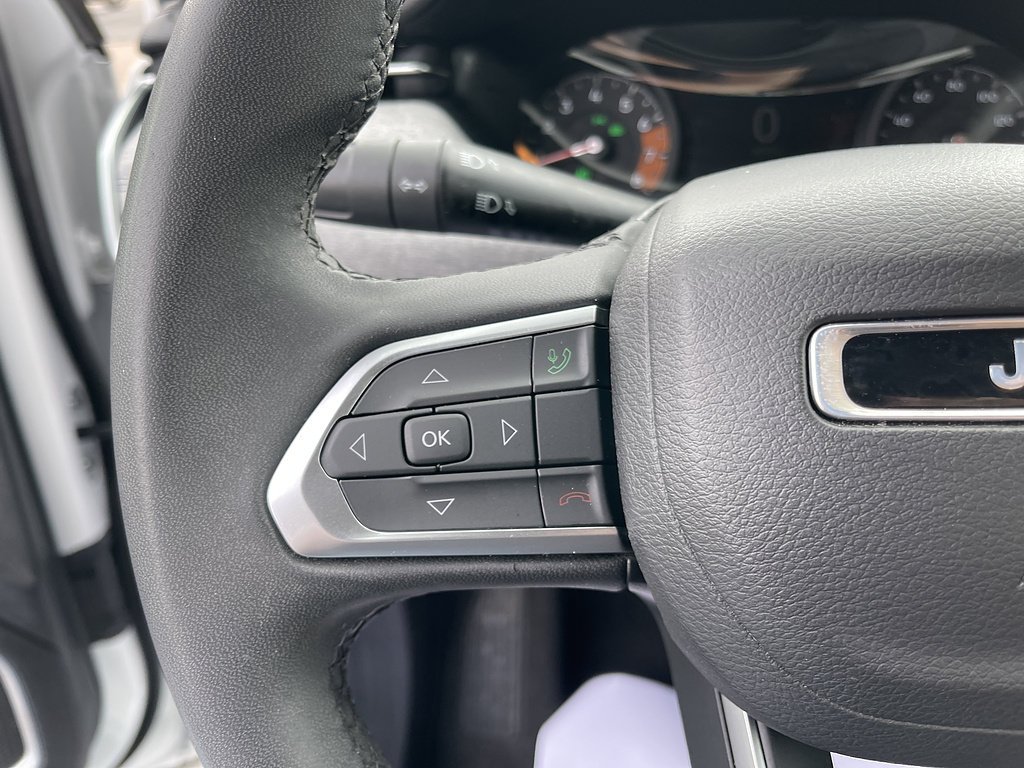 Used 2024 Bright White Clearcoat Jeep Latitude image 24