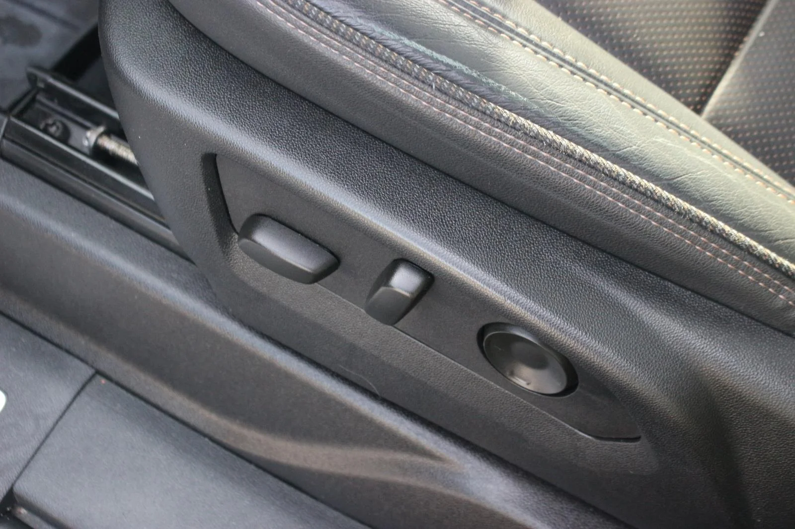 Used 2025 Black Chevrolet High Country image 19