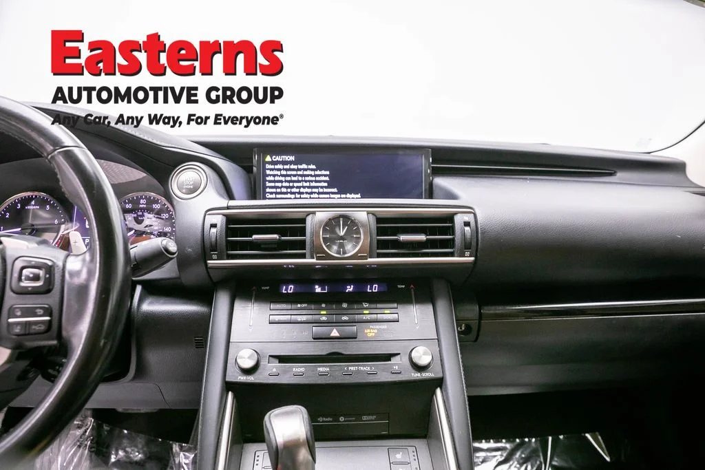 Used 2018 White Lexus 300 image 19