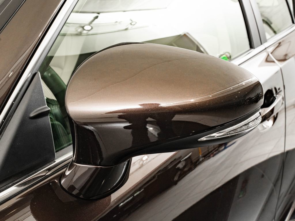 Used 2014 Pearl Lexus 200h image 16