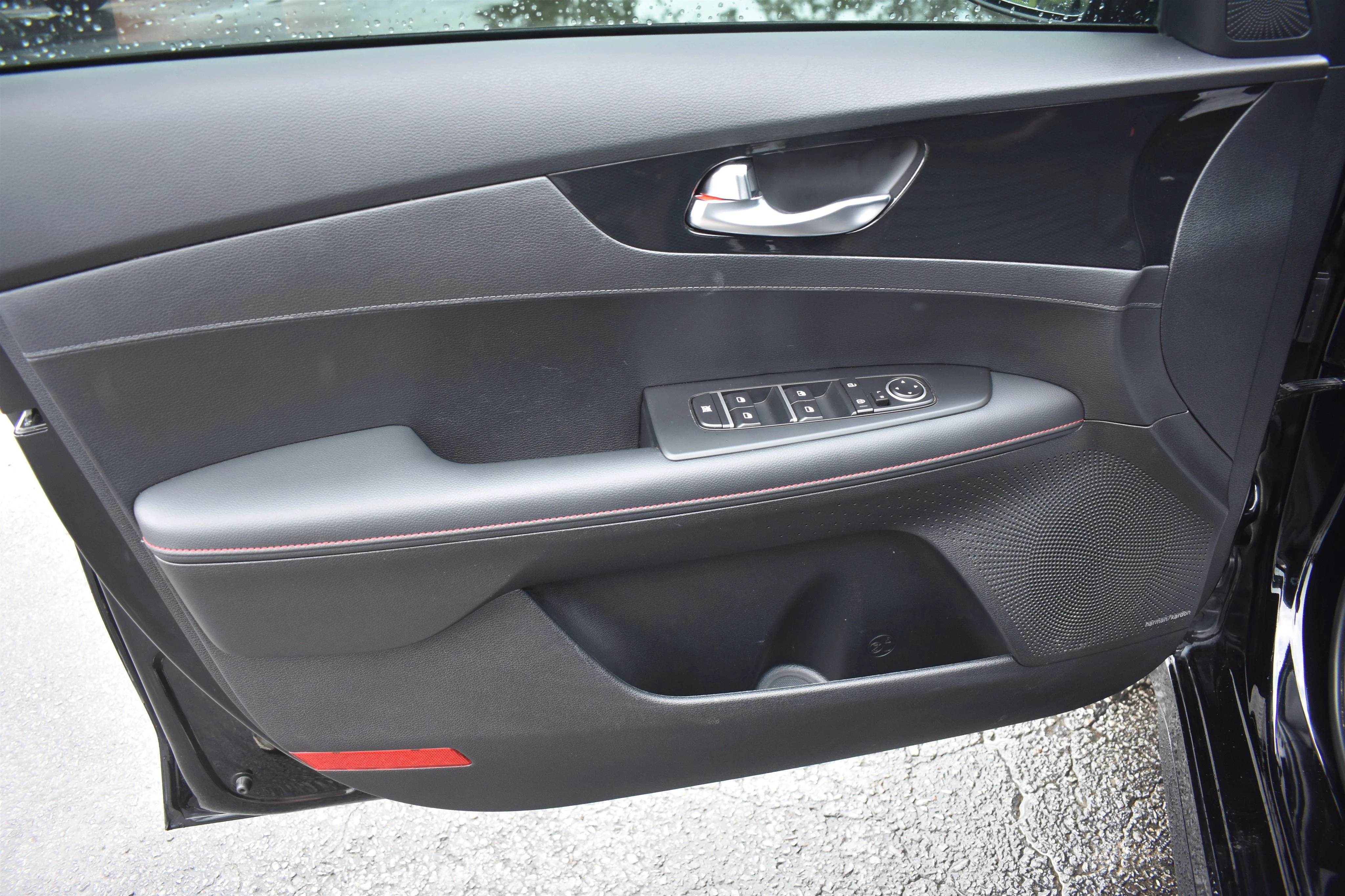 Used 2024 Aurora Black Kia GT image 12