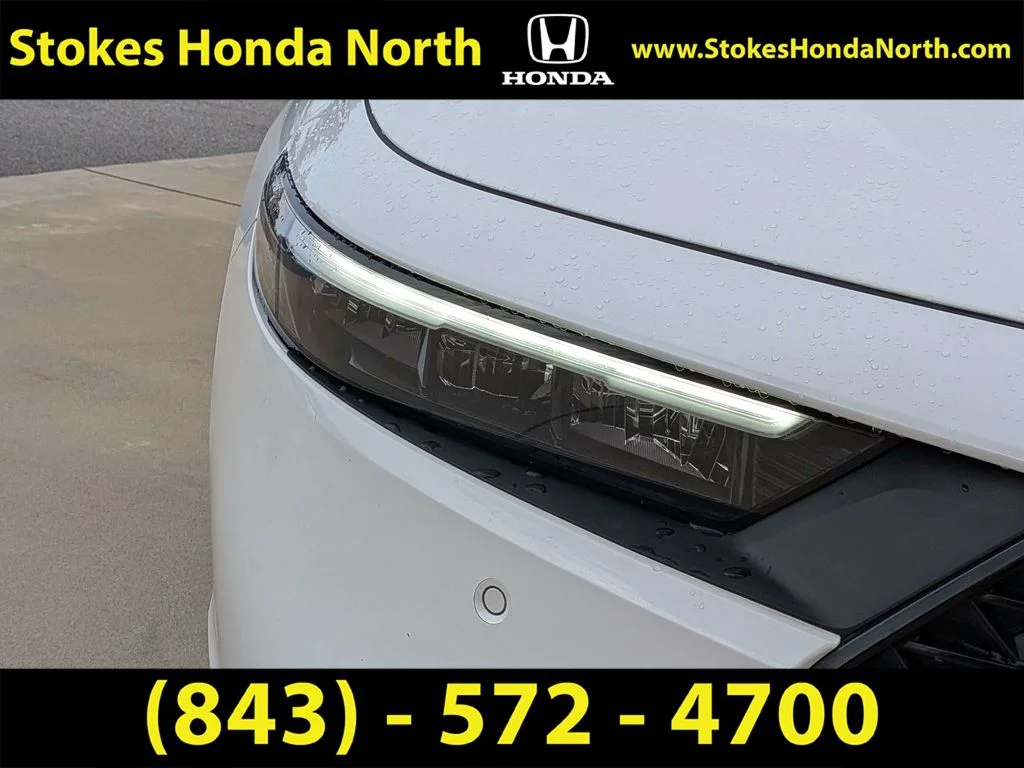 Used 2023 White Honda Touring image 12