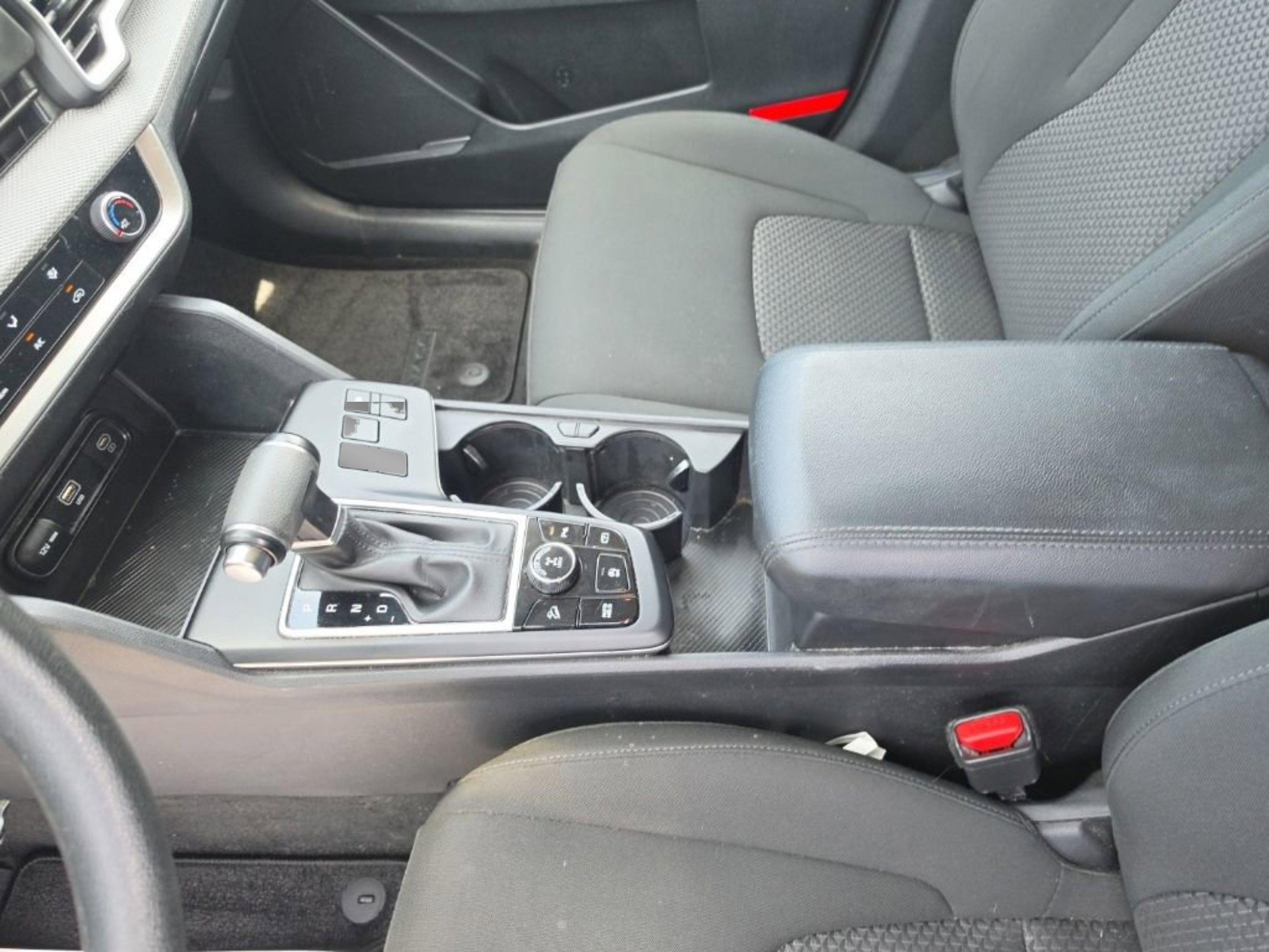 Used 2023  Kia LX image 17