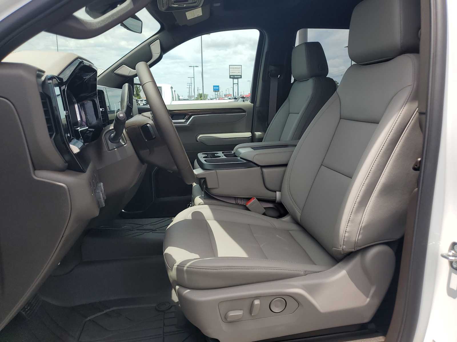 New 2026 Summit White Chevrolet LT image 10