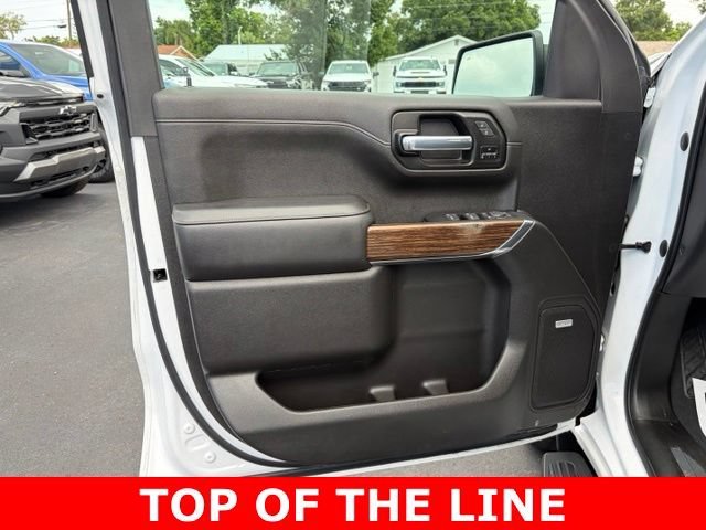 Used 2022 Iridescent Pearl Tricoat Chevrolet High Country image 12