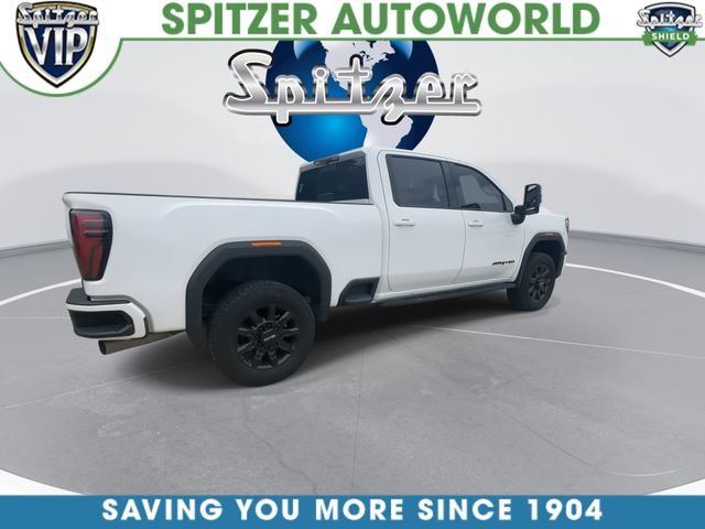 Used 2024 White GMC AT4 image 9