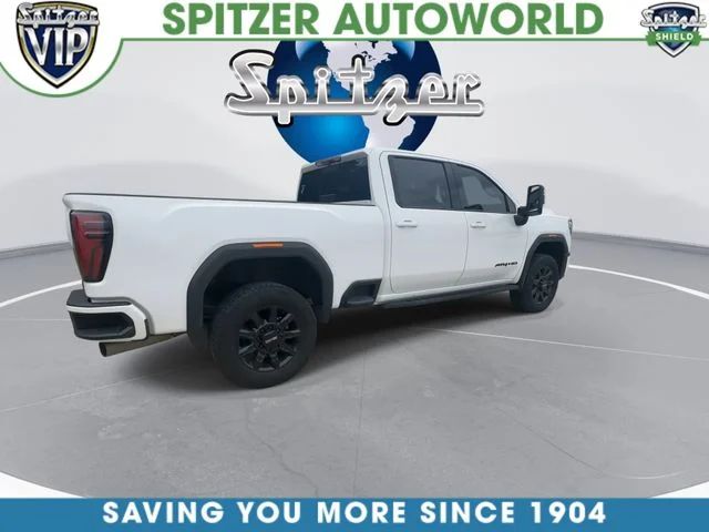 Used 2024 White GMC AT4 image 9
