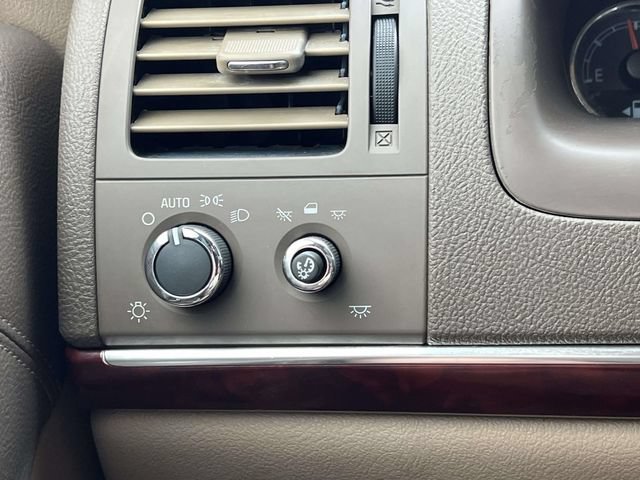 Used 2006 Sandstone Metallic Buick CXL image 29