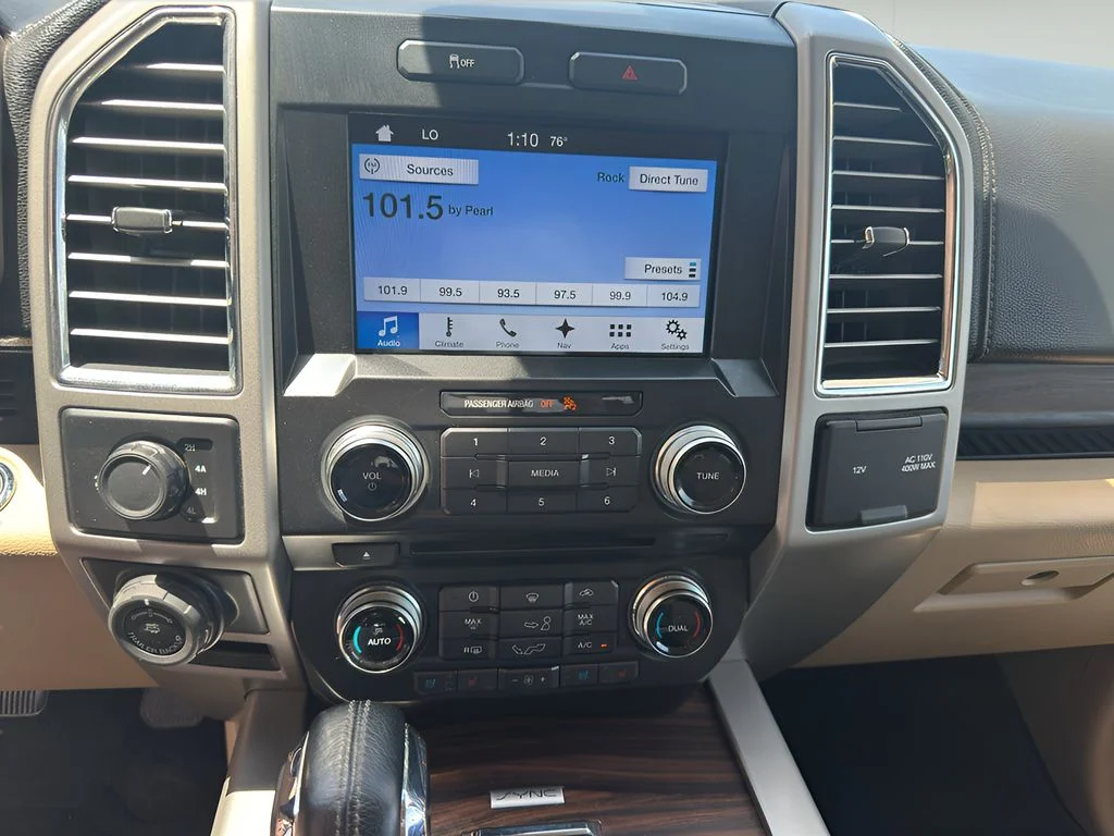Used 2016 White Platinum Metallic Tri-Coat Ford Lariat image 4