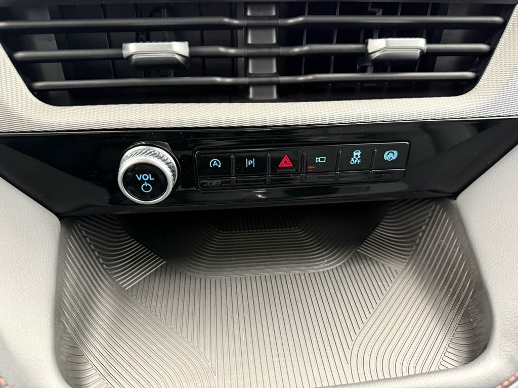 New 2026 Agate Black Metallic Ford Active image 35