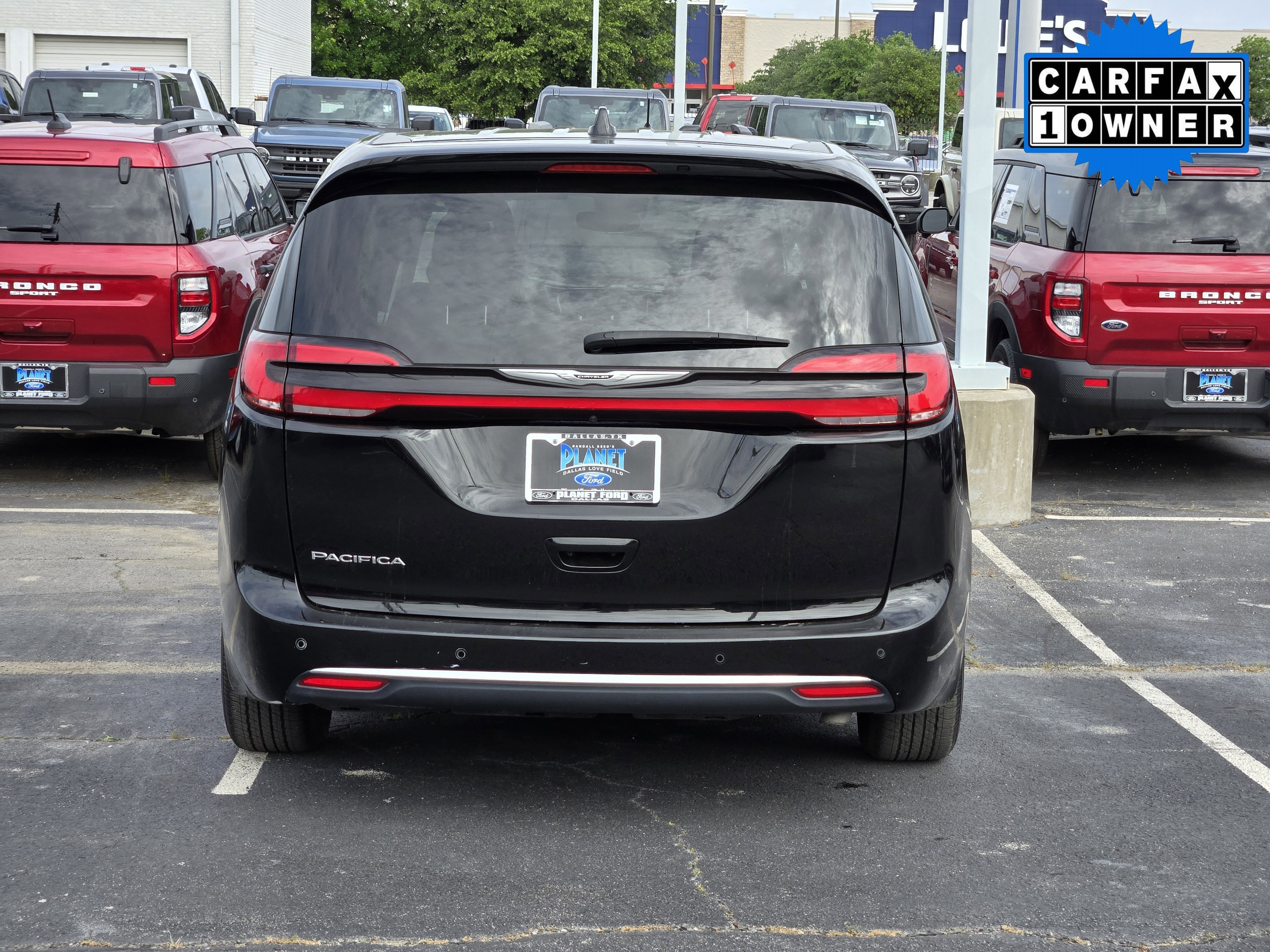 Used 2024 Diamond Black Chrysler Touring L image 6