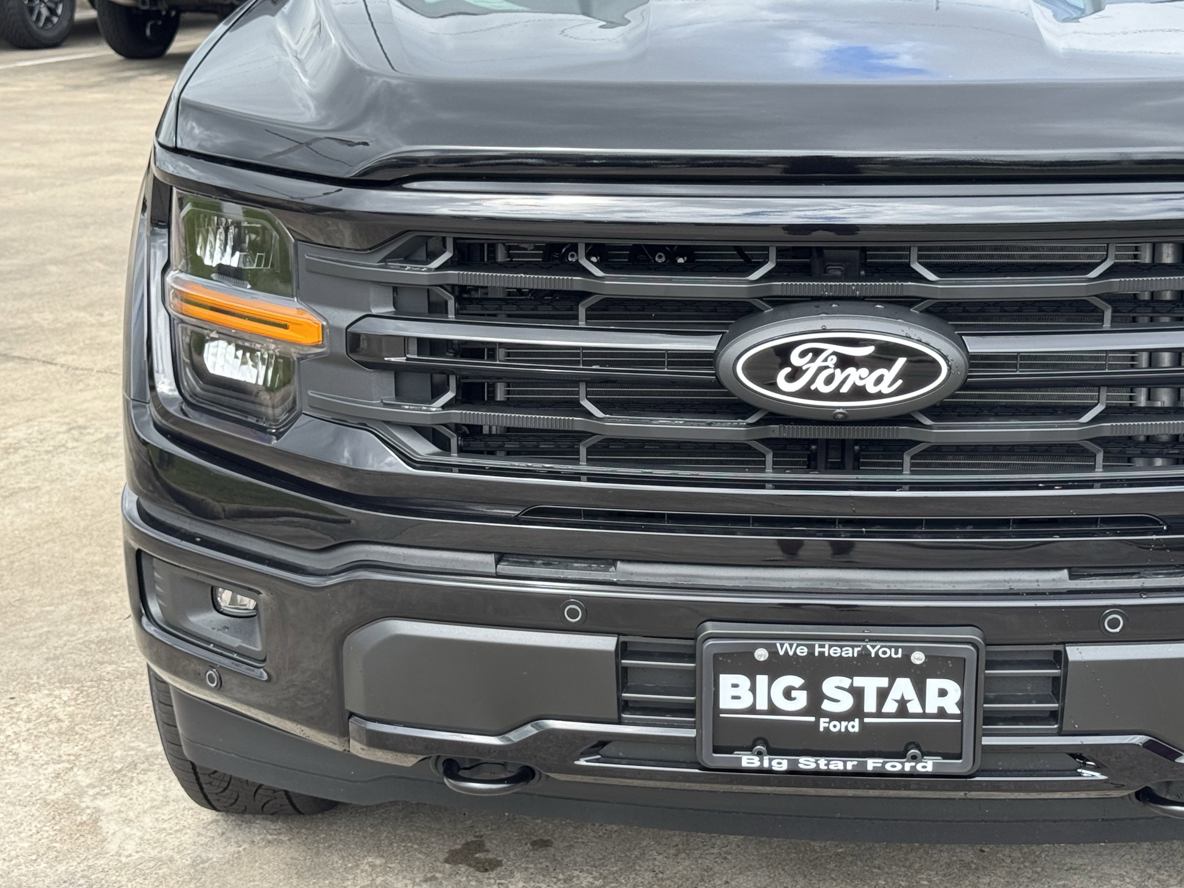 New 2026 Agate Black Metallic Ford XLT image 5