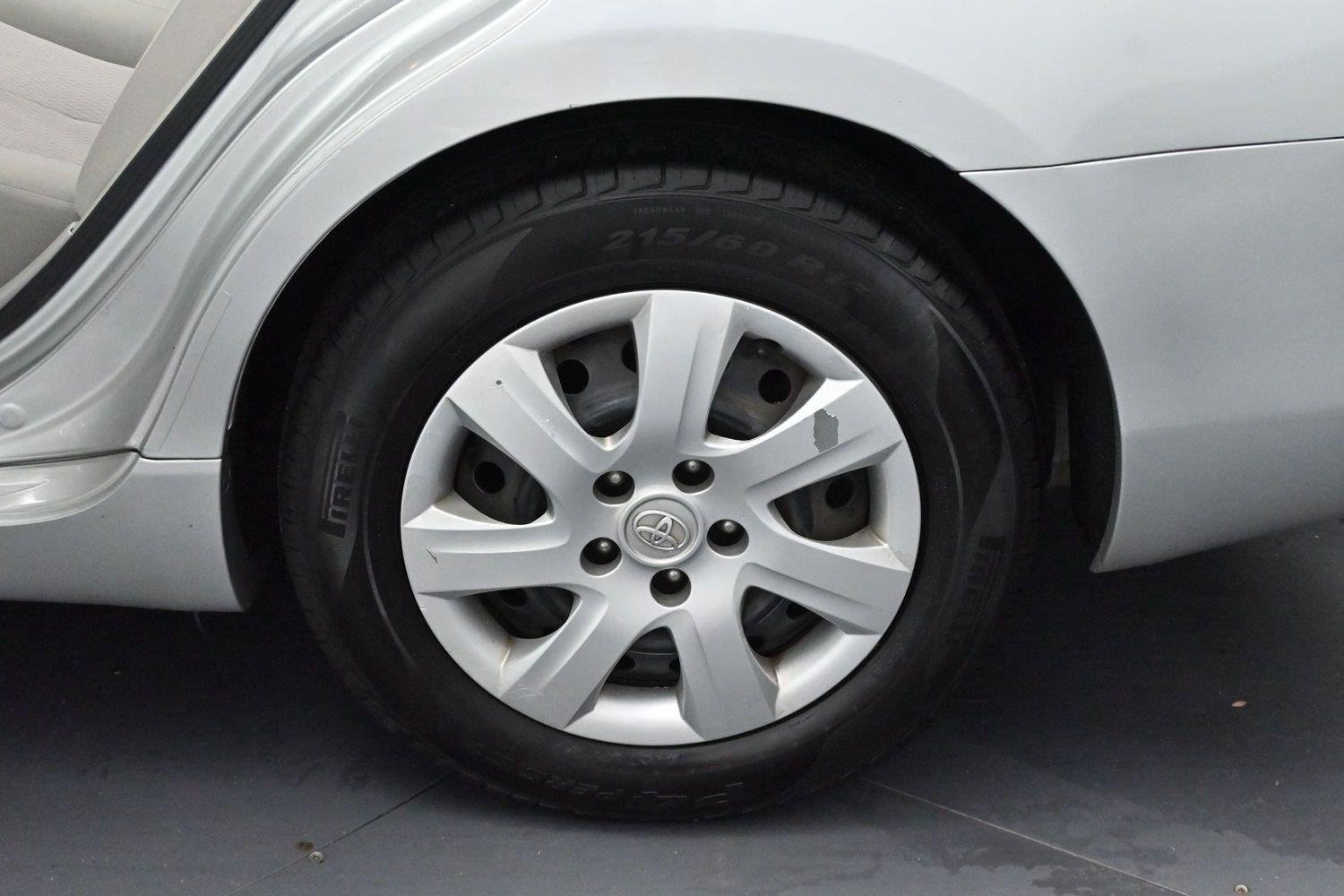 Used 2010 Classic Silver Metallic Toyota LE image 27