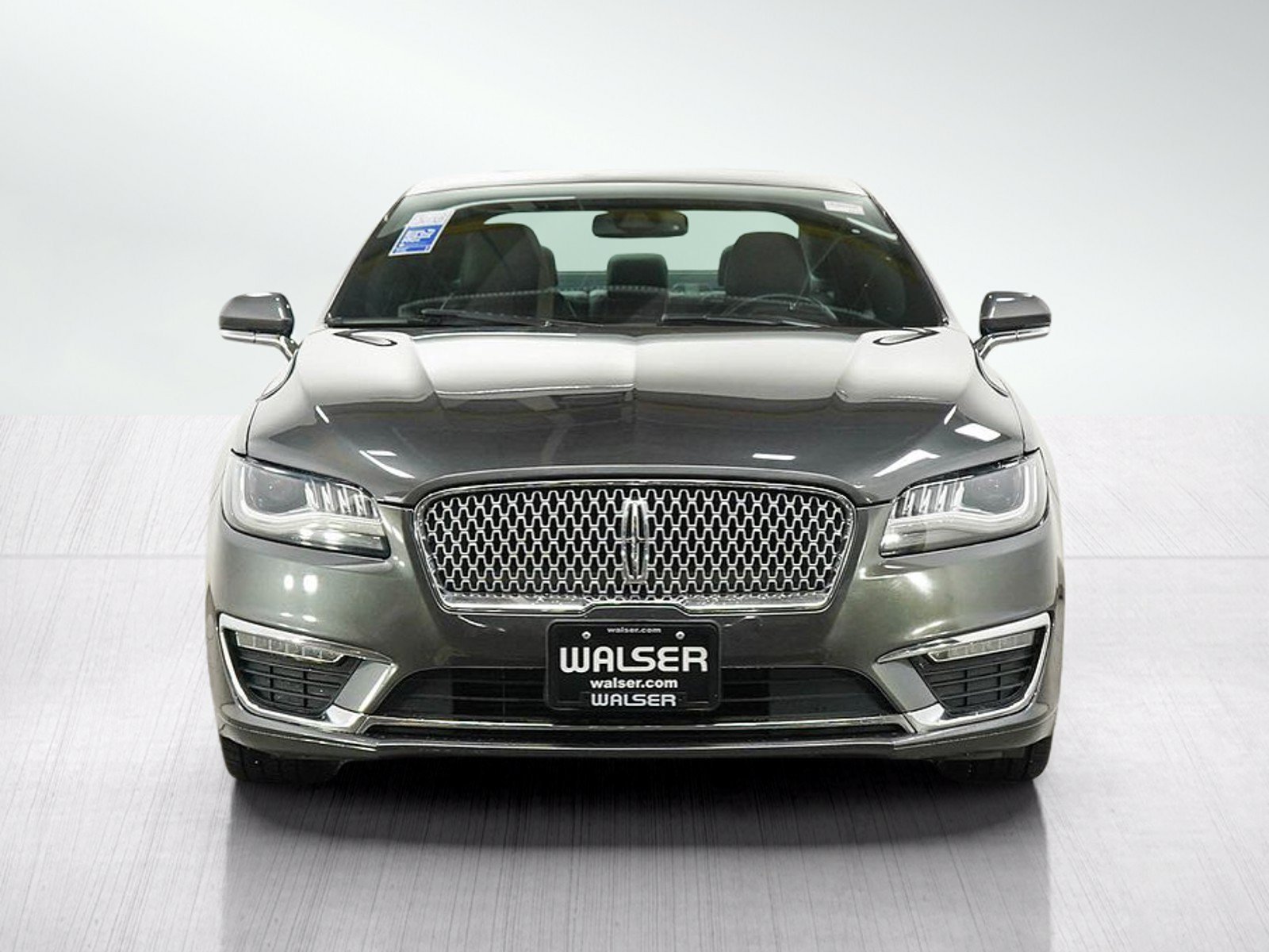 Used 2017 Magnetic Gray Metallic Lincoln Reserve image 8