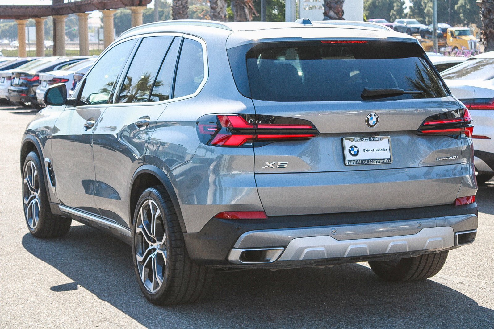 Used 2024 Skyscraper Grey Metallic BMW sDrive40i image 4