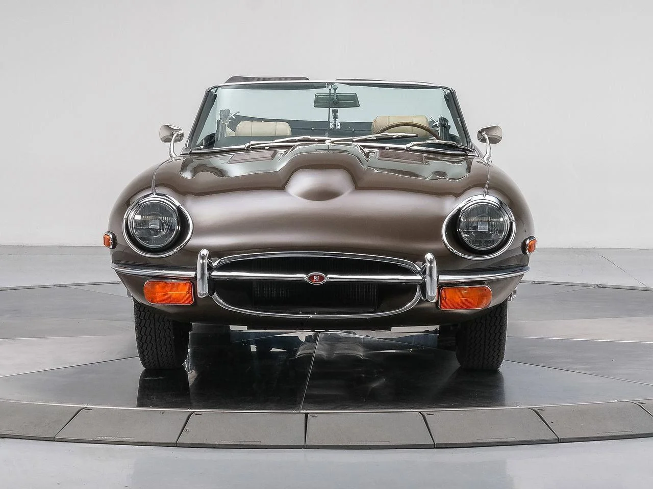Used 1971  Jaguar Series II image 16