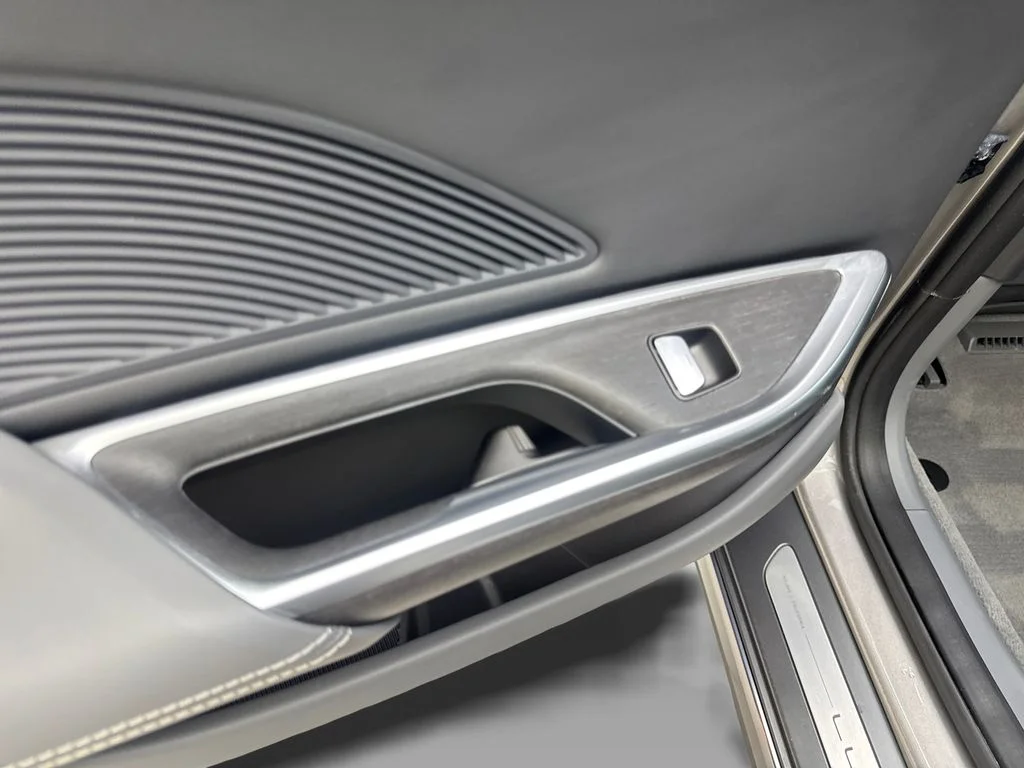 Used 2024 Silver Lucid Touring image 37
