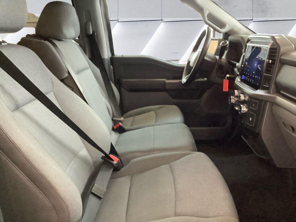 Used 2025 Silver Ford XLT image 13